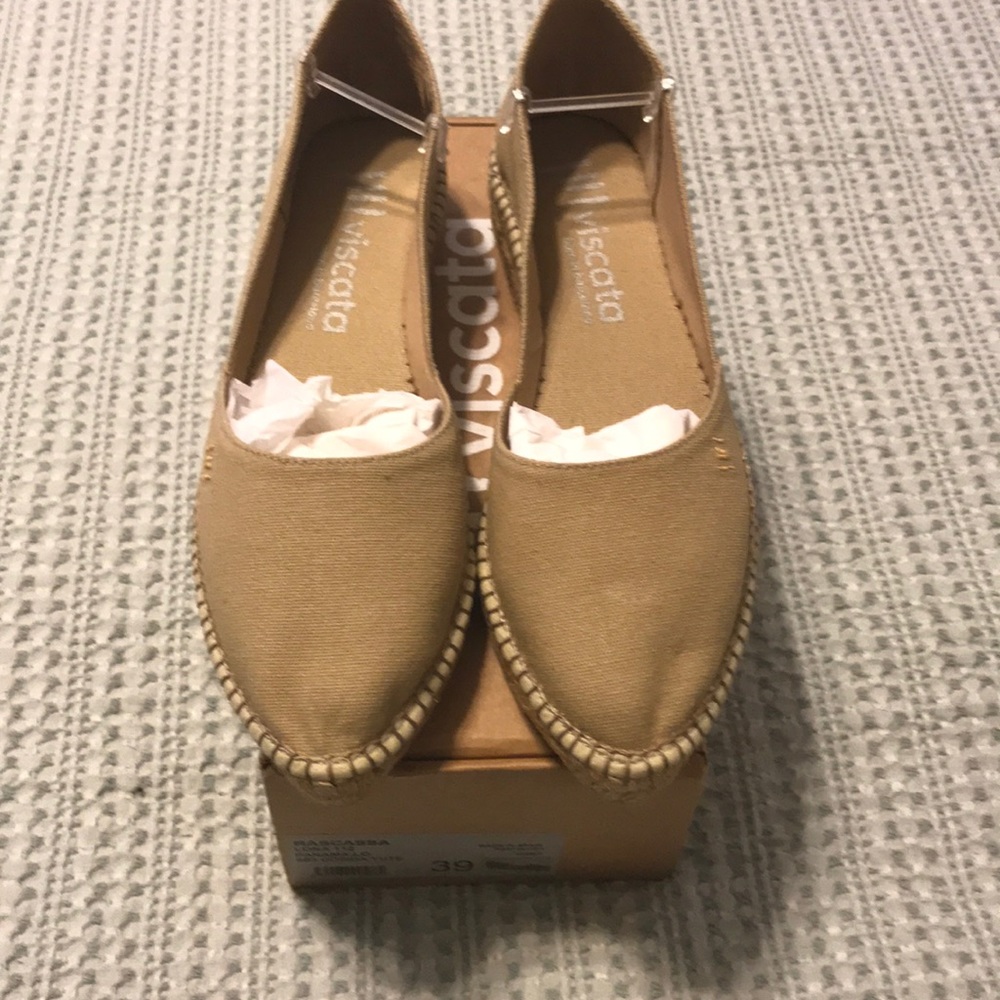 Viscata Brand New Beige Rascassa size 8 flats